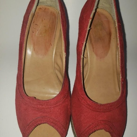 RED SHOES - Picture 2 of 4